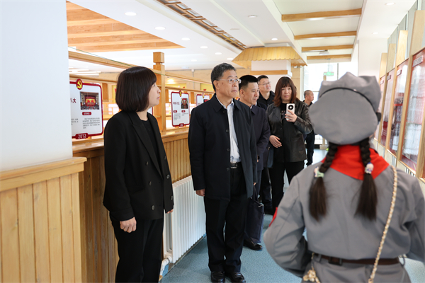 7.参观校园文化.jpg