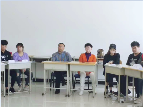 成人教育学院副院长边德明和成人教育学院教管系导员姚洁莅临活动.png